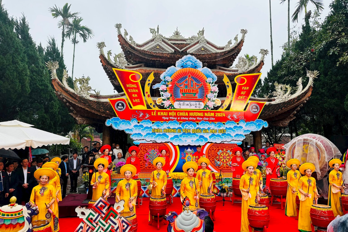 Perfume Pagoda Festival