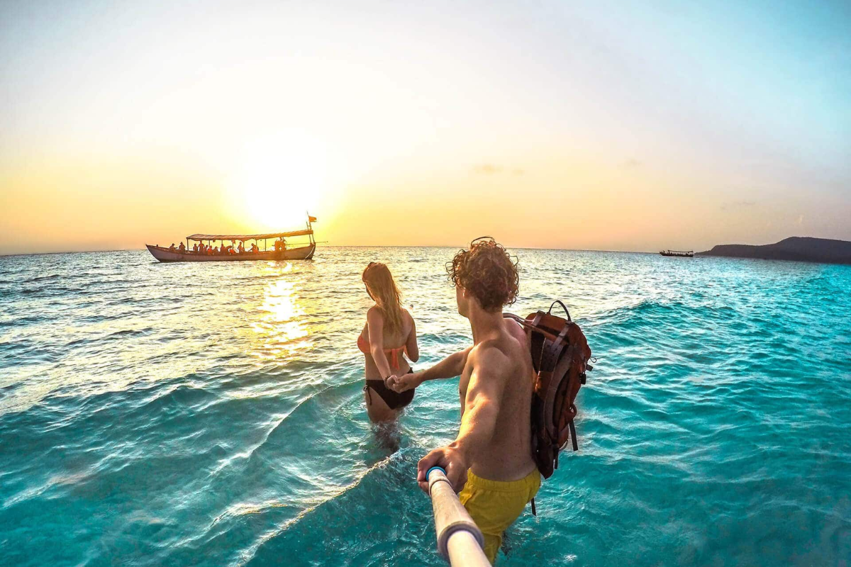 A Couple in Koh Rong - World Mate Travel