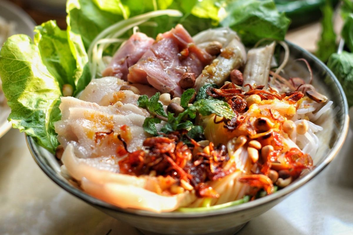 Bun Mam Nem - Vermicelli salad with pork and anchovy sauce