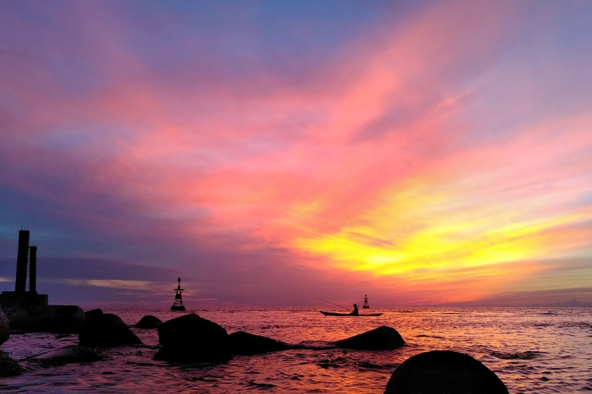 Hai Duong Beach - one of the most beautiful beach in Hue