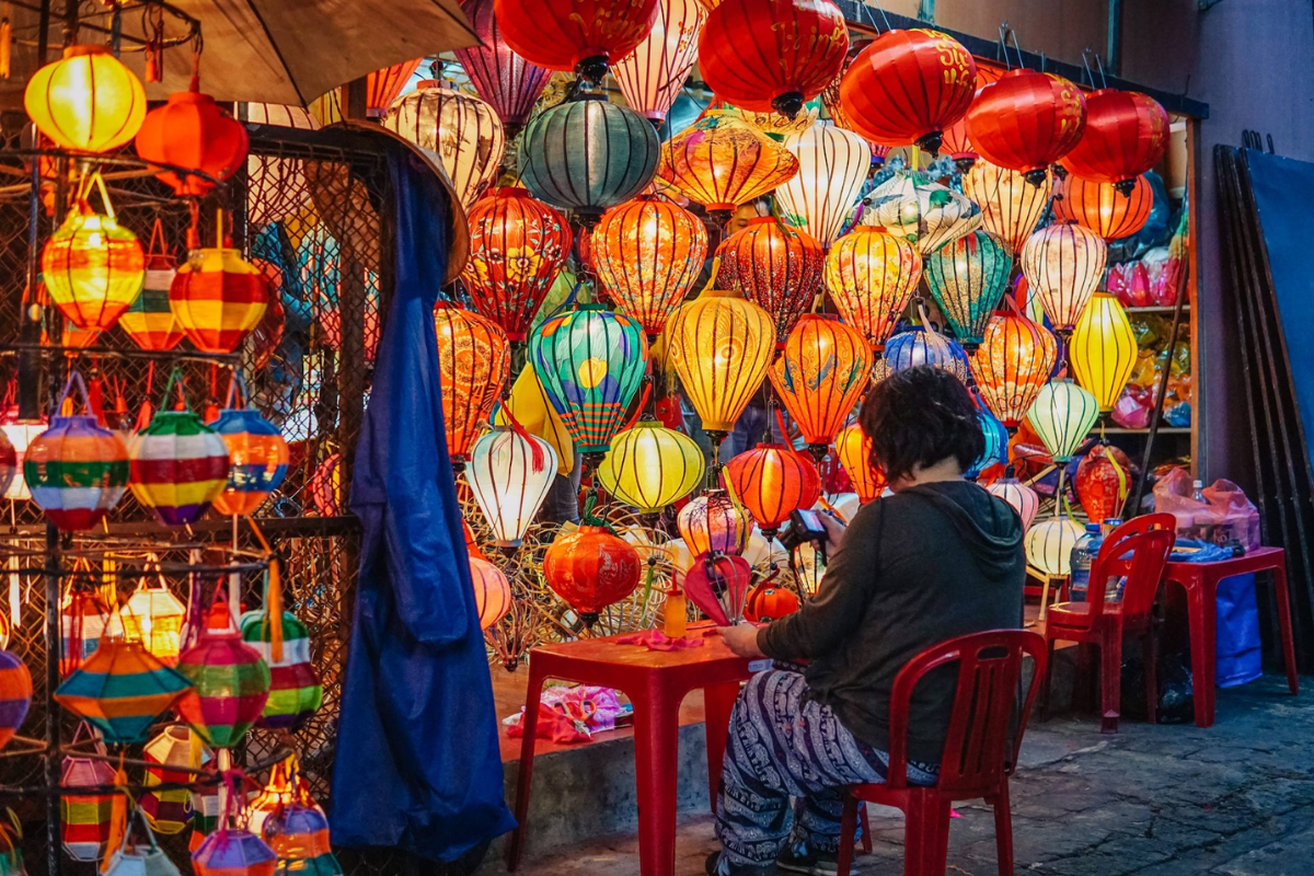 Colorful lanterns lighting up Hoi An Ancient Town at night