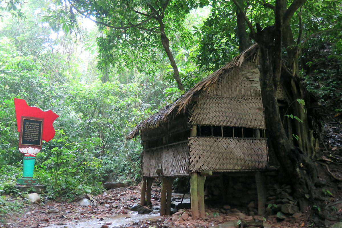 Khuoi Nam Hut where President Ho Chi Minh conducted secret activities