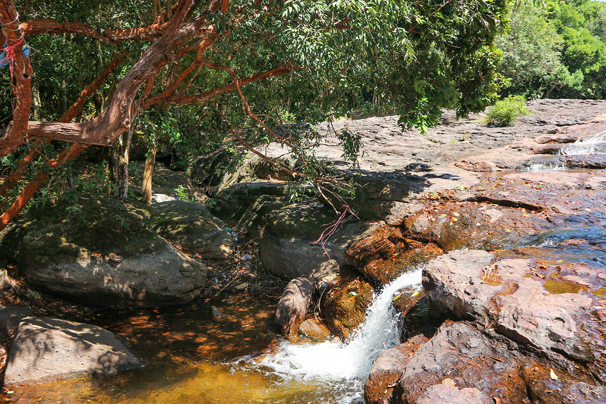 Suoi Da Ban Waterfall