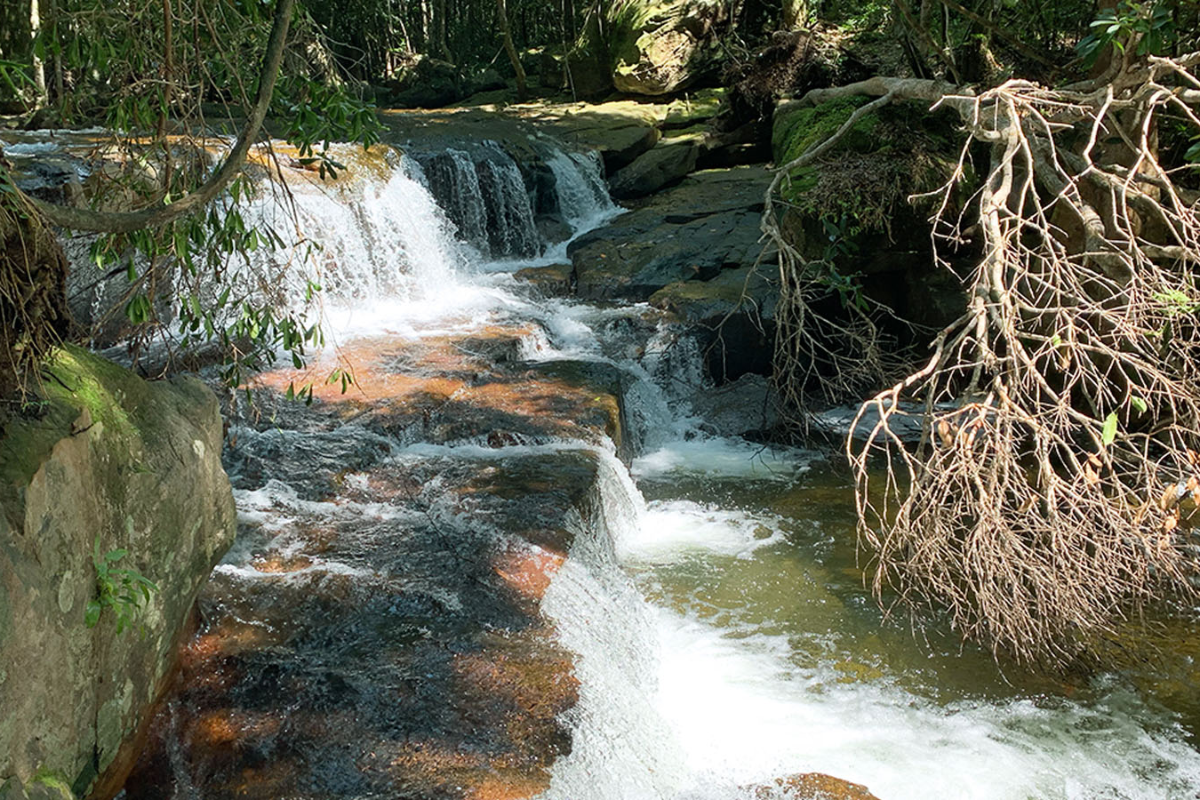 Suoi Lon Waterfall