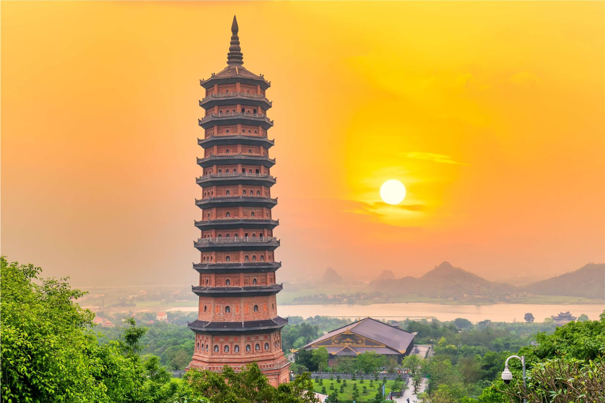 Bai Dinh Pagado in Ninh Binh