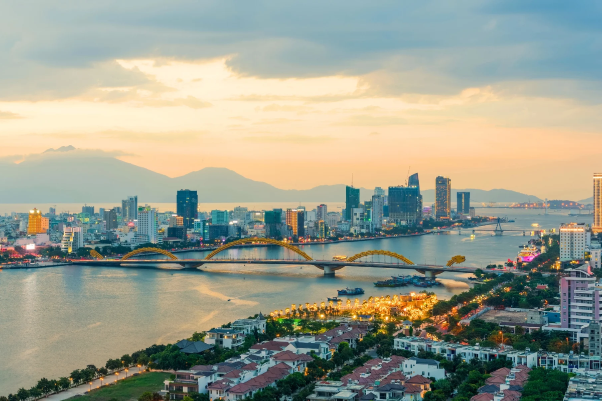 Clear skies and warm weather in Da Nang