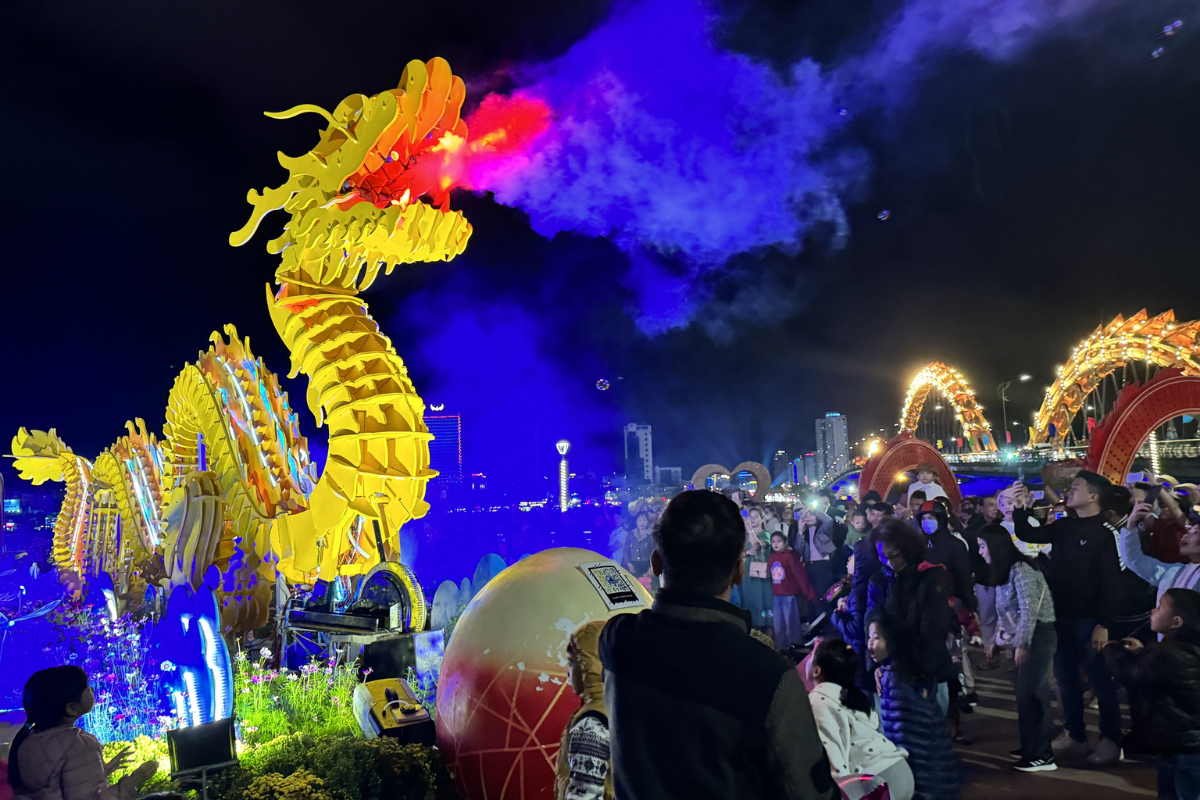 Dragon Bridge in Da Nang illuminated at night