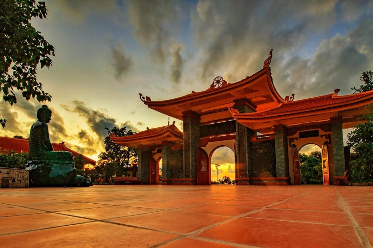 Ho Quoc Temple with mountain backdrop