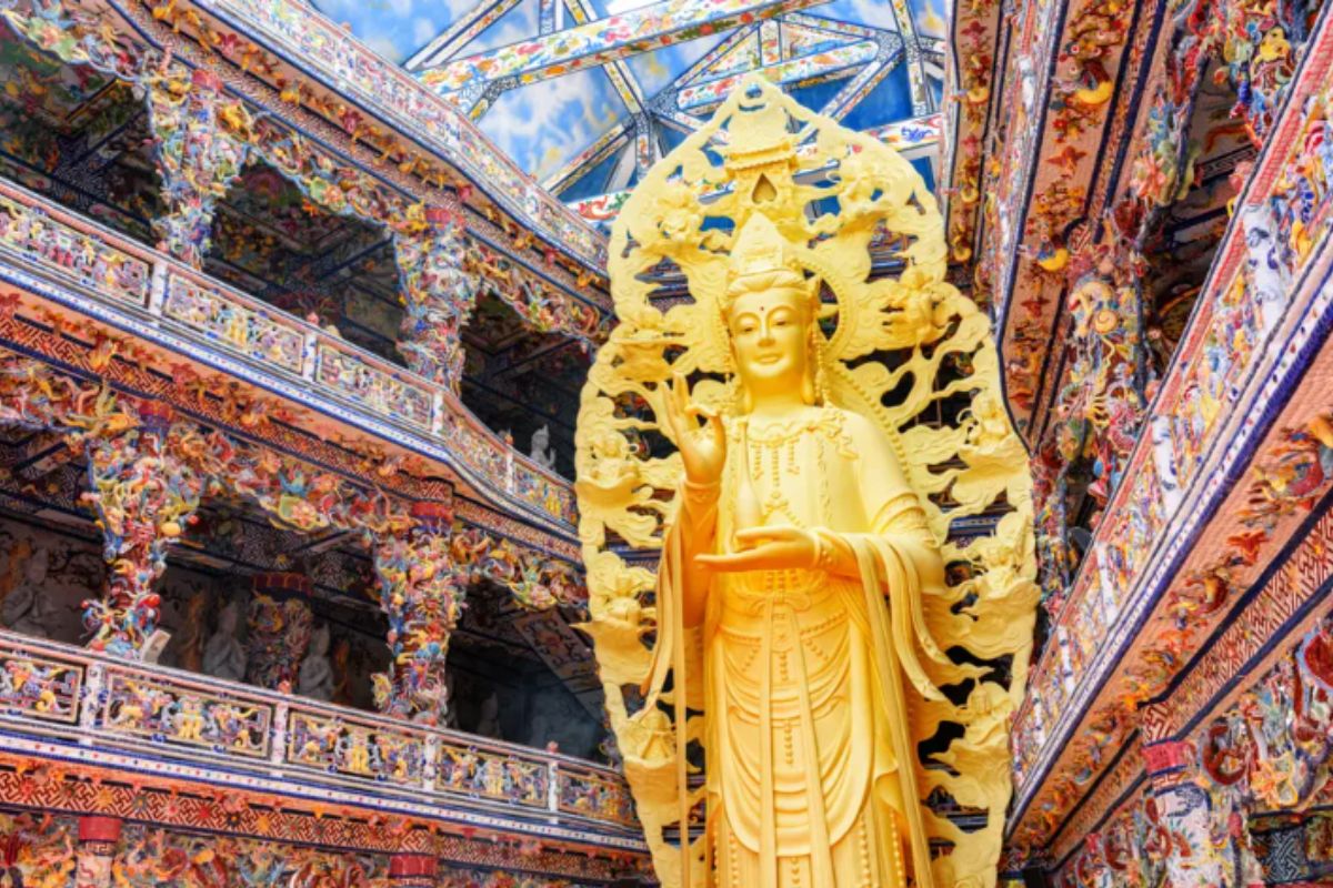 Transportation to Linh Phuoc Pagoda