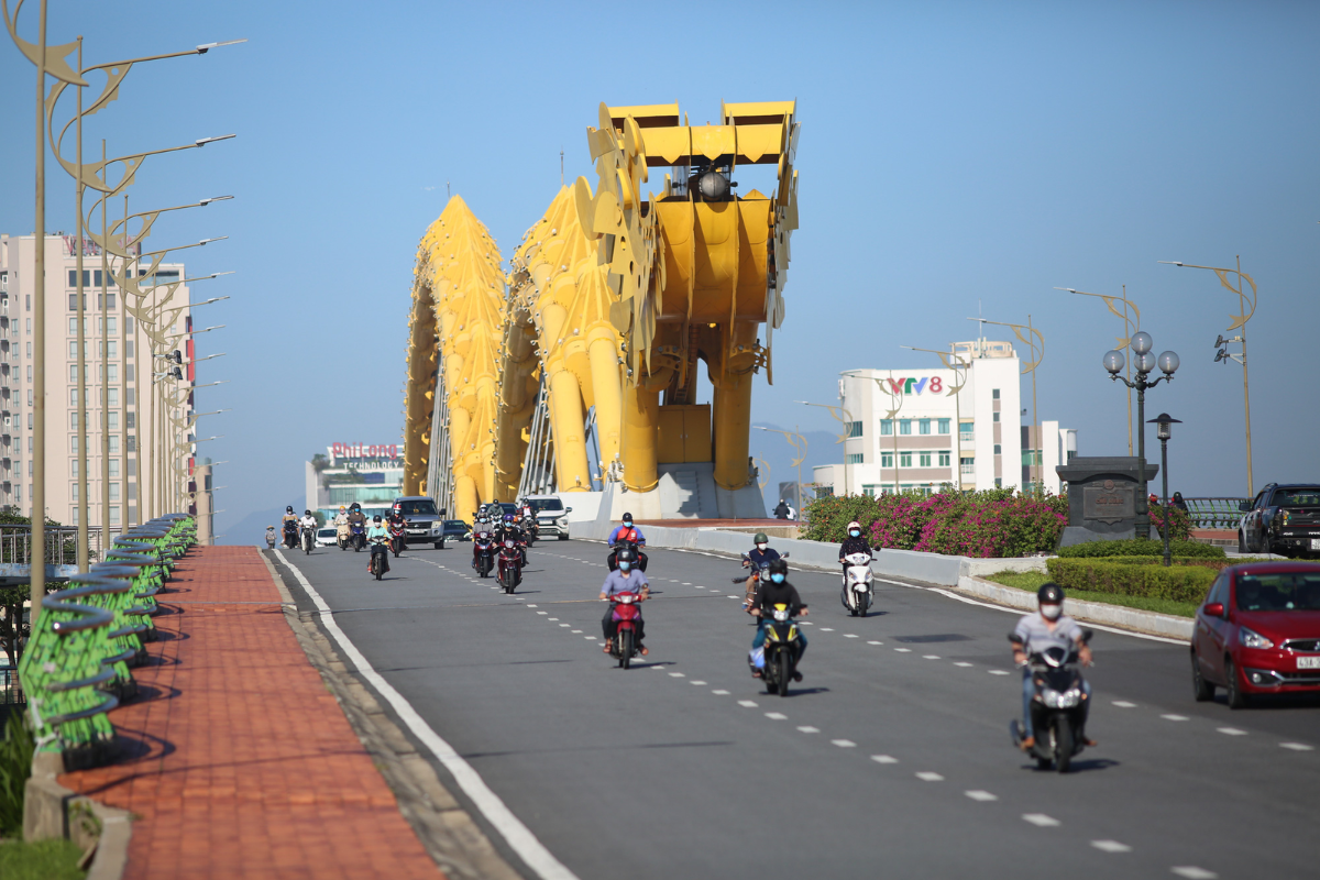 Fewer crowds in Da Nang streets